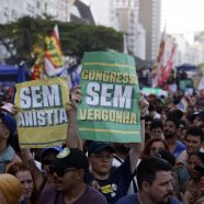 Acuado por investigações, Congresso aposta no tudo ou nada e amplia abismo com sociedade